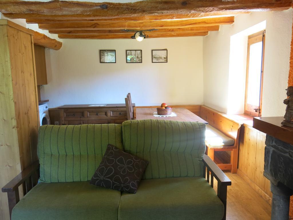 Apartamentos Rurales Les Barnedes 몰로 외부 사진